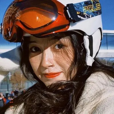 泡沫欢腾的香槟美酒